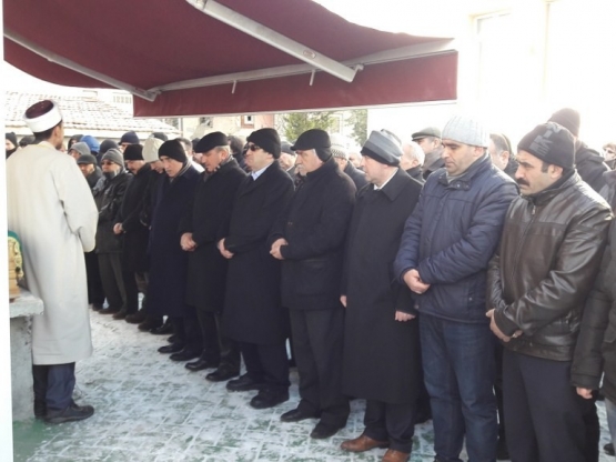 Vali Şerif Yılmaz, makam şoförü Ali  Çalıcı’yı acılı gününde yalnız bırakmadı